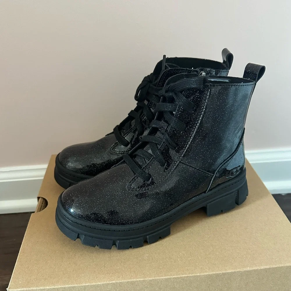 UGG Kids Ashton Lace-up Glitter Boot